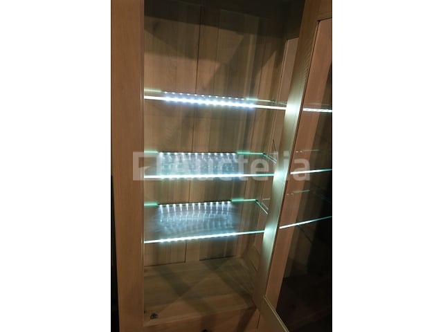 Verlichte vitrinekast – foto 5 – kavel bij Auctelia, Mont-de-l'Enclus