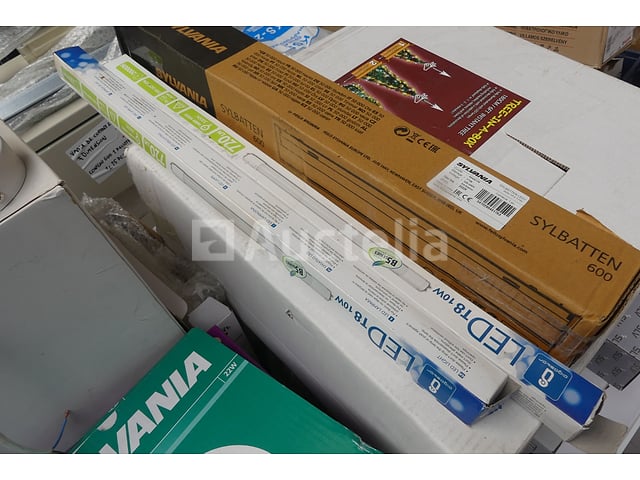 Verlichting en lampen – foto 3 – kavel bij Auctelia, Braine-l'Alleud