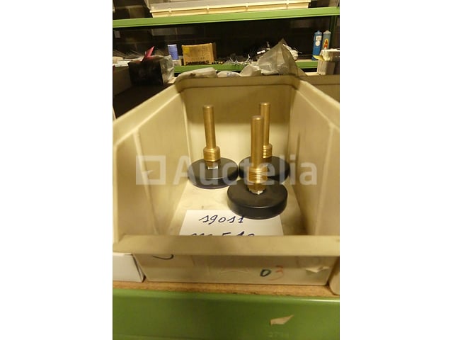Verwarmingsaccessoireset (veiligheidsgroep, drukmeters, thermometers, doorstroomventiel) (+/- 40 pcs) – foto 9 – kavel bij Auctelia, Charleroi