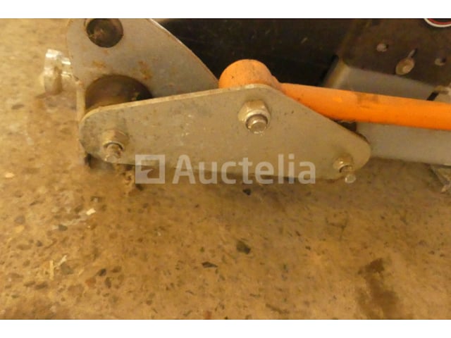 Vibratieplaat voor betonplaat – foto 9 – kavel bij Auctelia, Chastre