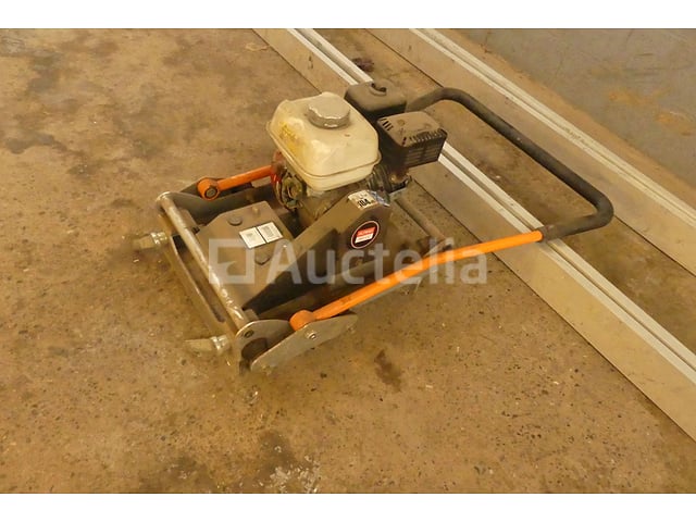 Vibratieplaat voor betonplaat – foto 2 – kavel bij Auctelia, Chastre