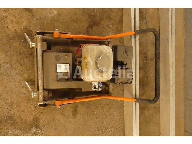 Vibratieplaat voor betonplaat – foto 4 – kavel bij Auctelia, Chastre