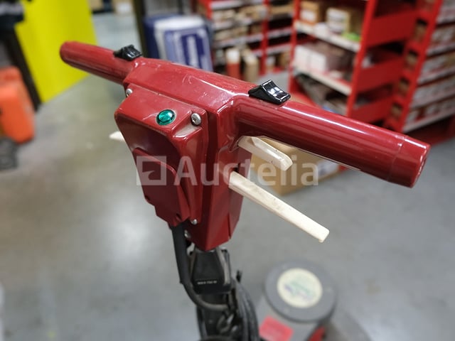Victor Europa 450 vloerschrijvermachine – foto 5 – kavel bij Auctelia, Ottignies-Louvain-la-Neuve