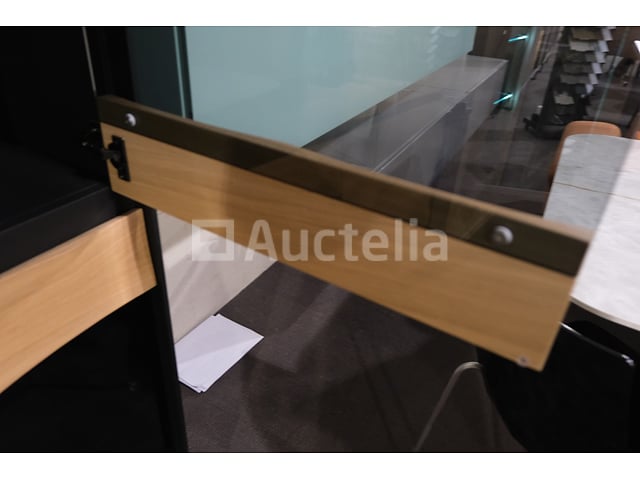Vitrinekast – foto 5 – kavel bij Auctelia, Mont-de-l'Enclus