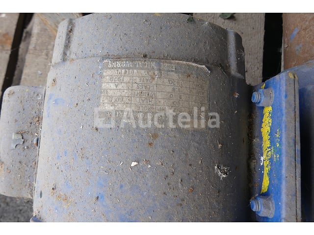 Vloerboor, aambeelden, laspositioneerder – foto 6 – kavel bij Auctelia, Fauvillers