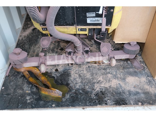 Vloerwasser (voor onderdelen) Karcher BR 550 BAT – foto 4 – kavel bij Auctelia, Cuesmes