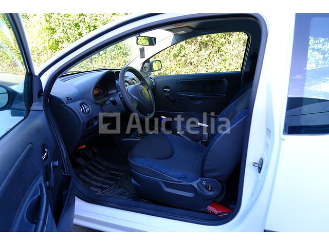 Voiture Citroën C2 (2004-78,752 km)(VIN: VF7JMHFXB97234001) – foto 9 – kavel bij Auctelia, Namur
