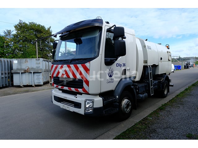 Volvo Brush Truck (2009-84,265 km)(VIN: YV2TBM0A89B546382) – foto 3 – kavel bij Auctelia, Namur