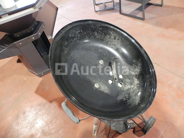 Weber Compact Kettle Houtskoolgrill – foto 4 – kavel bij Auctelia, Éghezée