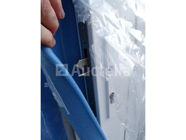 Witte aluminium Caminia schuifdeur 180 x 350 (Winkelwaarde: 2.839 €) – foto 4 – kavel bij Auctelia, Aye