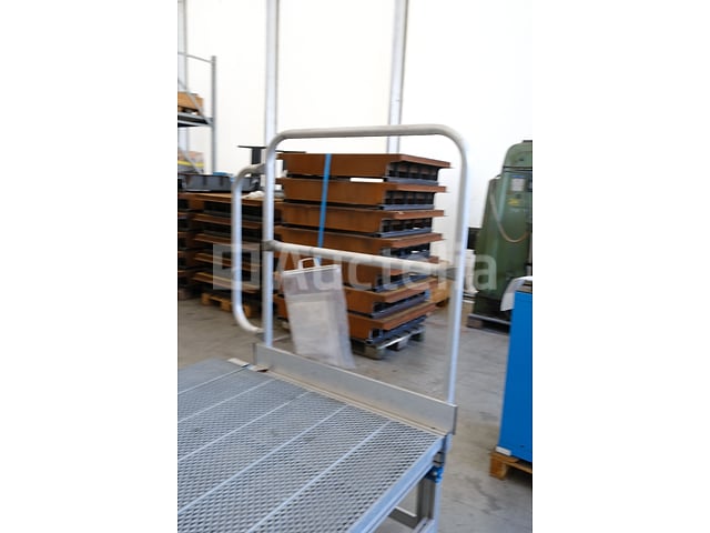 Zarges aluminium voetbrugtrap – foto 6 – kavel bij Auctelia, Mechelen