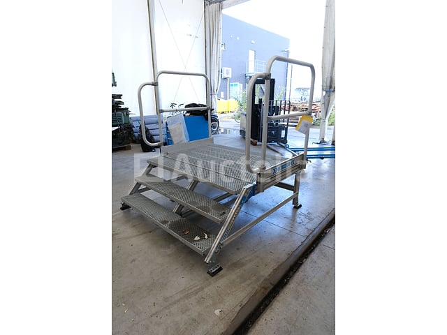 Zarges aluminium voetbrugtrap – foto 2 – kavel bij Auctelia, Mechelen